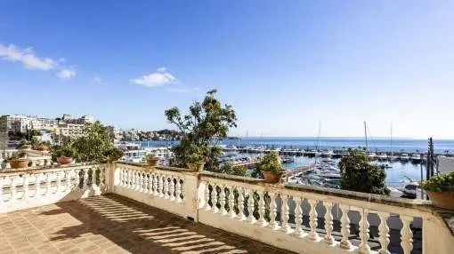 Frontline house with fabulous sea views for sale in Palma, Mallorca Frontline house with fabulous sea views for sale in Palma, Mallorca