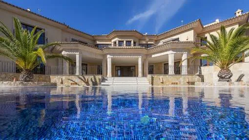 Modern and luxurious villa for sale in Sol de Mallorca