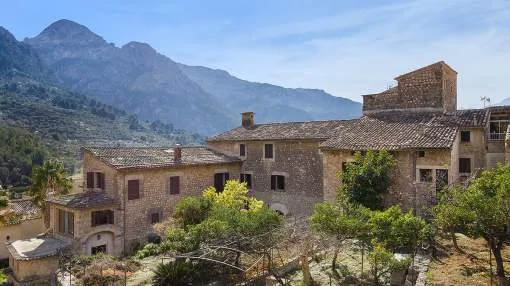 Exceptionally large townhouse for sale in Fornalutx, Mallorca