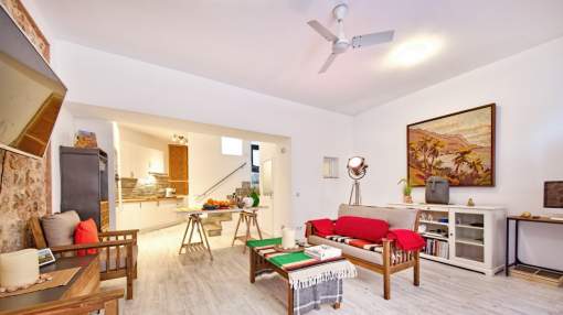 Fully renovated apartment for sale in the village Fornalutx, Mallorca Fully renovated apartment for sale in the village Fornalutx, Mallorca