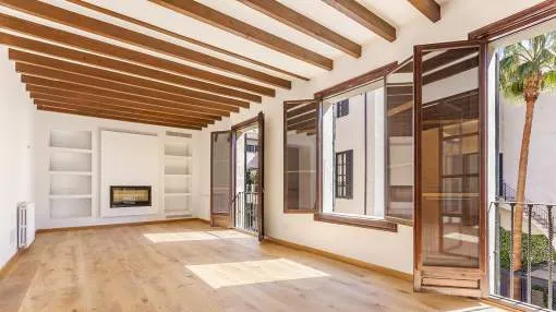 Renovated duplex apartment for sale in a stately building in Palma´s Old Town Renovated duplex apartment for sale in a stately building in Palma´s Old Town
