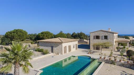 Top quality finca with holiday license for sale near the east coast of Mallorca Top quality finca with holiday license for sale near the east coast of Mallorca