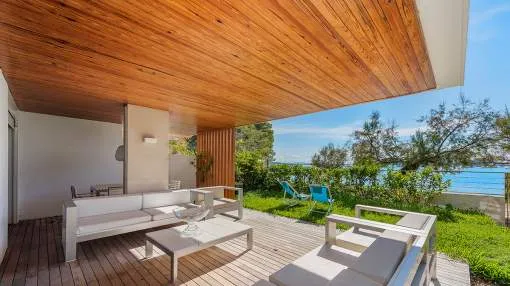 Frontline ground floor apartment for sale on the Pine Walk in Puerto Pollensa, Mallorca Frontline ground floor apartment for sale on the Pine Walk in Puerto Pollensa, Mallorca