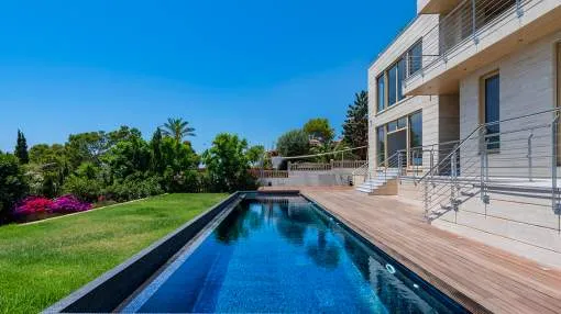 Deluxe 4 bedroom villa for sale in Santa Ponsa, Mallorca Deluxe 4 bedroom villa for sale in Santa Ponsa, Mallorca