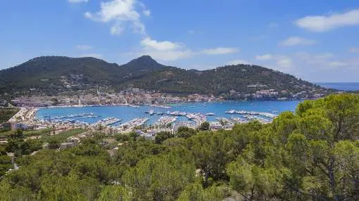 Sea view corner plot for sale close to the harbour in Puerto Andratx, Mallorca