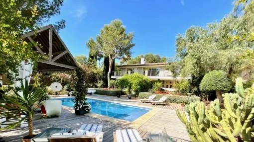 Elegant and spacious villa with sea view roof terrace for sale in Sol de Mallorca