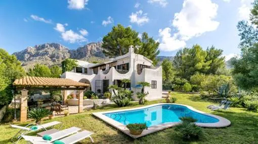 Charming holiday home with spectacular sea views Charming holiday home with spectacular sea views