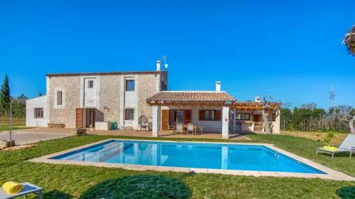 Stunning finca with landscape views and pool for 6 people Stunning finca with landscape views and pool for 6 people