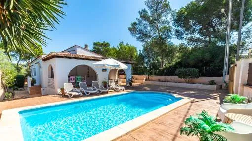 Casa Abril » Lovely holiday house with pool near the beach