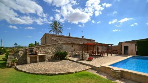 Holiday home for 8 people with pool Holiday home for 8 people with pool