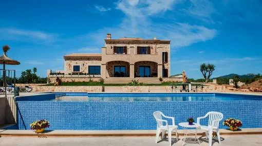 Rural idyll with pool – Villa Can Vadell