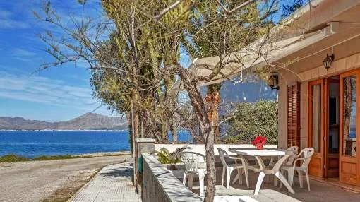 4 bedrooms, 2 bathrooms (1 en suite), terrace, living room, kitchen, garage 4 bedrooms, 2 bathrooms (1 en suite), terrace, living room, kitchen, garage