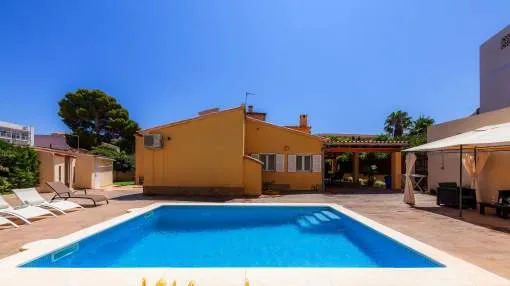 Modern town house with pool - Casa Bona Mar Modern town house with pool - Casa Bona Mar