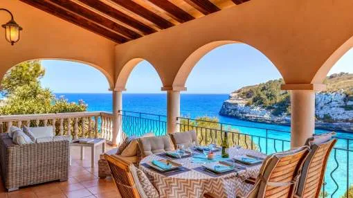 Fantastic Villa with Seaview, Loggia, Airconditioning and Wi-Fi