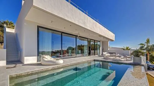 Air-Conditioned Villa with Sea View, Pool, Jacuzzi, Rooftop Gym/Terrace & Wi-Fi Air-Conditioned Villa with Sea View, Pool, Jacuzzi, Rooftop Gym/Terrace & Wi-Fi