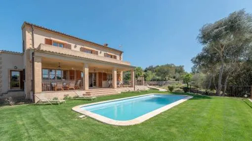 Fantastic Country House with Pool, Wi-Fi, Veranda and Garden; Parking Available Fantastic Country House with Pool, Wi-Fi, Veranda and Garden; Parking Available