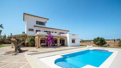  Can Turquesa a espectacular villa for 12p with pool, jacuzzi only 5 minutes from the beach car