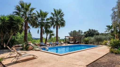 Fantastic Country Estate with Pool, Whirlpool, Wi-Fi and Garden; Parking Available Fantastic Country Estate with Pool, Whirlpool, Wi-Fi and Garden; Parking Available