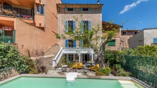 Air-Conditioned Holiday Home with Pool, Wi-Fi, Balcony and Patio Air-Conditioned Holiday Home with Pool, Wi-Fi, Balcony and Patio
