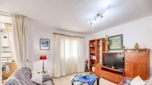 Apartment Close to the Beach with Wi-Fi, Air Conditioning & Balcony