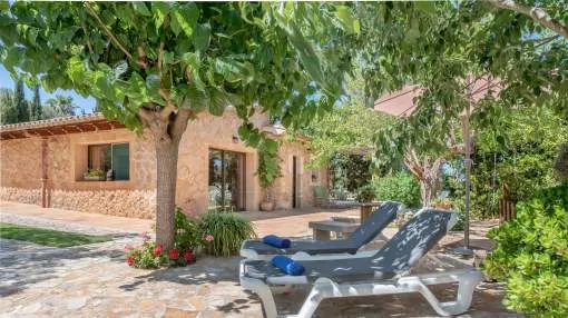 Charming Country House with Garden, Terrace & Wi-Fi; Parking Available Charming Country House with Garden, Terrace & Wi-Fi; Parking Available