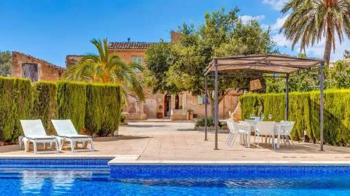 Mallorcan Country House with Wi-Fi, Pool, Terraces & Air Conditioning; Parking Available