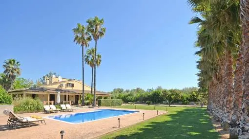 Villa Caulls, country house with private swimmingpool, 3 bedrooms