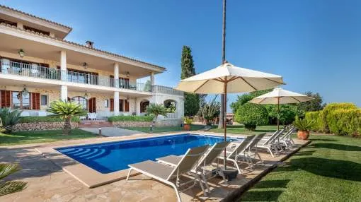 Beautiful Villa with Pool, Wi-Fi, Garden and Terrace; Parking Available Beautiful Villa with Pool, Wi-Fi, Garden and Terrace; Parking Available