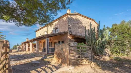 "SON FERRERER DEN VOLA VOLA" with Mountain & Sea Views, Close to Palma "SON FERRERER DEN VOLA VOLA" with Mountain & Sea Views, Close to Palma