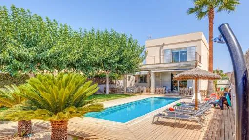 Beautiful Villa Ronda Estación with Pool, Terrace, Garden, Wi-Fi & Air Conditioning; Street Parking Available Beautiful Villa Ronda Estación with Pool, Terrace, Garden, Wi-Fi & Air Conditioning; Street Parking Available