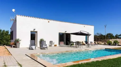Lovely new Finca for 4 persons near Ariany y Maria de Salut with swimming pool