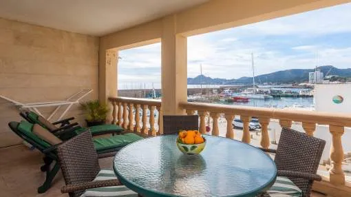 Holiday Apartment Maritim with Sea View, Mountain View, Wi-Fi & Terrace; Street Parking Available