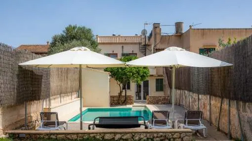 Modern Vacation Home “Casa Madrina “ with Wi-Fi, Pool, Balcony, Garden & Terrace; Parking Available