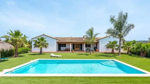 Beautiful holiday Home Can Mossenyer with Mountain View, Pool, Garden, Terraces & Wi-Fi Beautiful holiday Home Can Mossenyer with Mountain View, Pool, Garden, Terraces & Wi-Fi