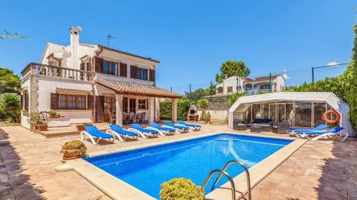 Holiday Home Villa Isabel with Pool, Wi-Fi, Garden & Terrace