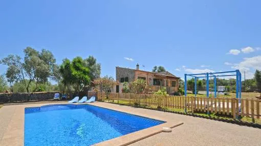 Calderitx, Country house with swimming pool in Ariany