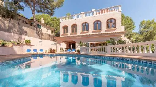 Stunning Villa Costa de Blanes with Pool, Terrace, Wi-Fi & Air Conditioning; Parking Available in the Street
