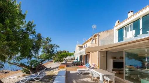 Luxurious and Modern Holiday Home "Port Nou Ca Na Cati" Directly at the Sea, with Terrace and Panoramic View, Fireplace, Wi-Fi and Sat-Tv; Parking Available