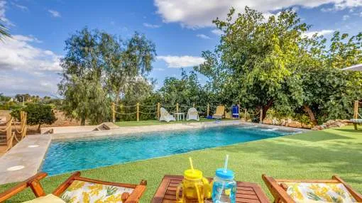 Apartment with A/C, Private Pool, Heated Jacuzzi, Garden & Wi-Fi; Pets Allowed, Parking Available Apartment with A/C, Private Pool, Heated Jacuzzi, Garden & Wi-Fi; Pets Allowed, Parking Available