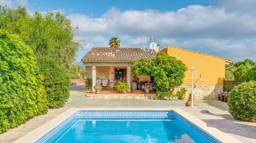 Stunning Villa “Sa Sini” with Pool, Garden Air Conditioning & Wifi; Parking Available, Pets Allowed