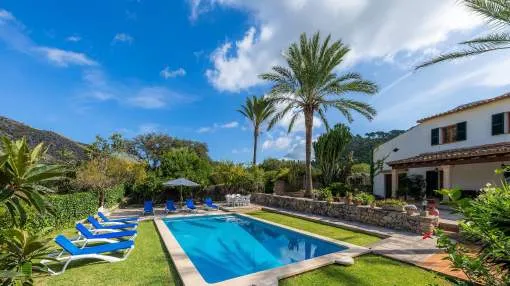 Holiday Home El Clavet with Mountain View, Wi-Fi, Garden, Terraces & Pool; Parking Available Holiday Home El Clavet with Mountain View, Wi-Fi, Garden, Terraces & Pool; Parking Available