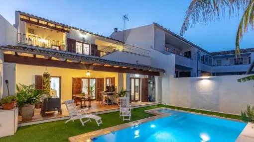 Holiday Home “Villa Pintor” with Pool, Wi-Fi, A/C, Balcony, Terrace & Garden; Parking Available Holiday Home “Villa Pintor” with Pool, Wi-Fi, A/C, Balcony, Terrace & Garden; Parking Available