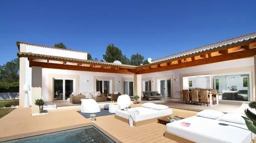 Villa Alba is a Holiday Villa in Sa Pobla, Mallorca with a Private Swimming Pool