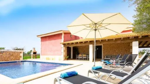 Holiday Home Can Cuixa with Pool, Wi-Fi, Air Conditioning & Garden; Parking Available