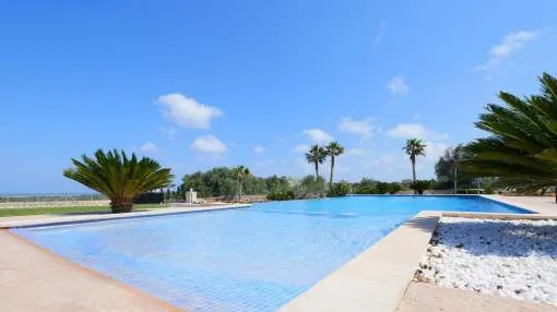 Rural Villa Torradeta with Infinity Pool, Garden, Terrace, A/C & Wi-Fi Rural Villa Torradeta with Infinity Pool, Garden, Terrace, A/C & Wi-Fi