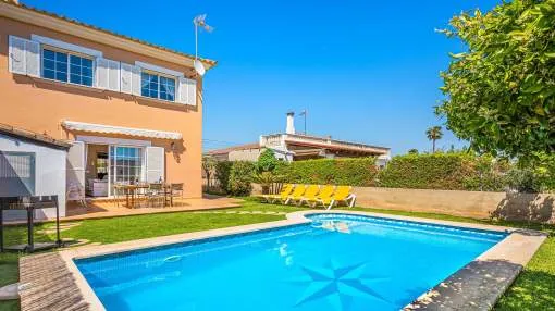 Holiday Home Casa las Bahias with Pool, Wi-Fi, A/C, Terrace & Garden; Parking Available Holiday Home Casa las Bahias with Pool, Wi-Fi, A/C, Terrace & Garden; Parking Available