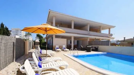 Holiday Villa Jerónimo with Mountain View, Wi-Fi, Pool, Garden, Terrace & Balcony Holiday Villa Jerónimo with Mountain View, Wi-Fi, Pool, Garden, Terrace & Balcony