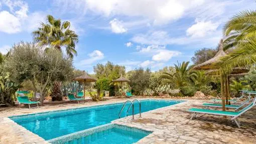 Vacation Home "Redonda 1" with Pool, Wi-Fi, Terrace & Garden Vacation Home "Redonda 1" with Pool, Wi-Fi, Terrace & Garden