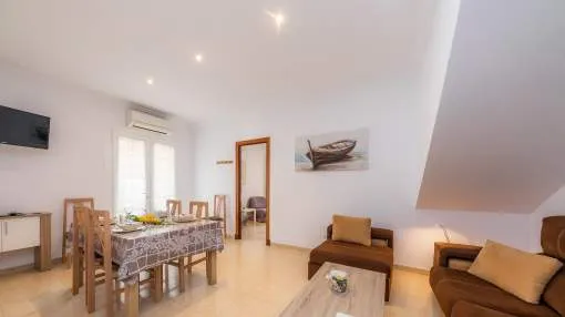 Holiday Apartment ‘Apartamento Cabrinetti’ with Wi-Fi & A/C Holiday Apartment ‘Apartamento Cabrinetti’ with Wi-Fi & A/C