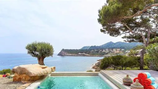 Villa Seaside with Sea View, Pool, Terraces & Wi-Fi